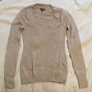 ⭐️3/$20 EXPRESS Tan Long Sleeve V-Neck Lightweight Sweater